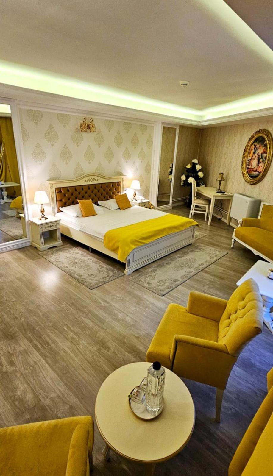 Grand Hotel Baroc Zalau Exterior photo